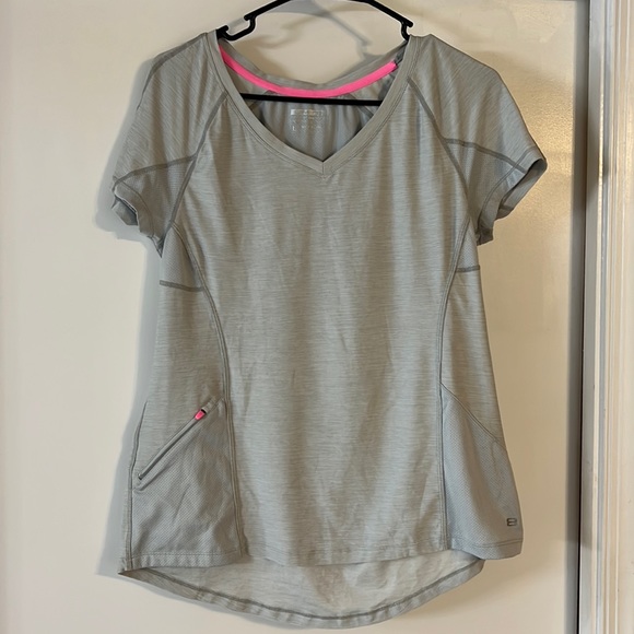 Layers Performance top with zipper pocket - Picture 1 of 7